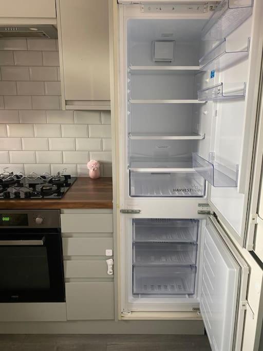 Brighton New Apartment Free Parking Sleeps 6 ภายนอก รูปภาพ